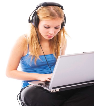 Why are students choosing Distant Learning programs?